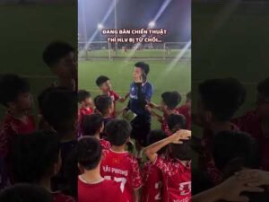Lý do tại sao VietGoal hạn chế HLV mang điện thoại ra sân bóng…😢