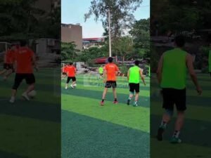 1 người 2 cam = clip này #bongda #football #soccer #bongdaphui #bongdavietnam